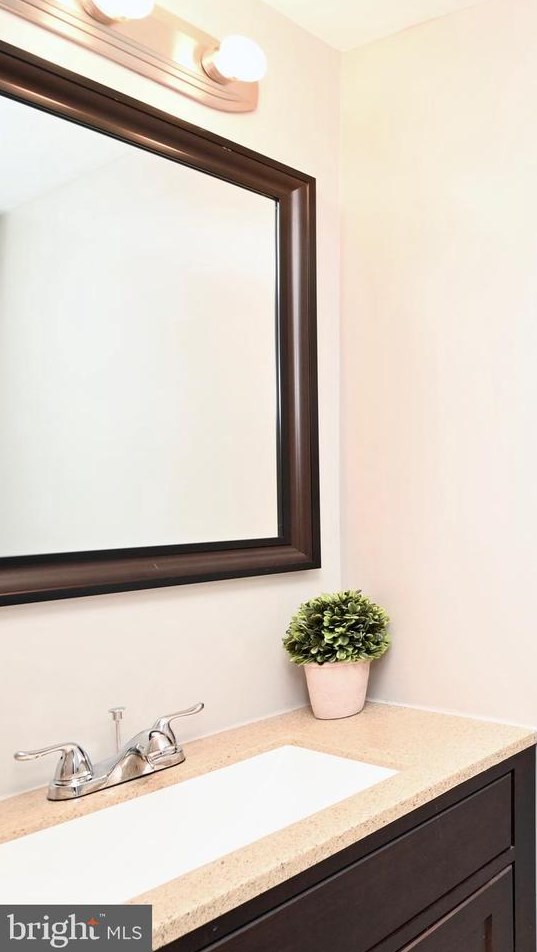 16 Capricorn Ct, Rockville MD 20855-2567 exterior