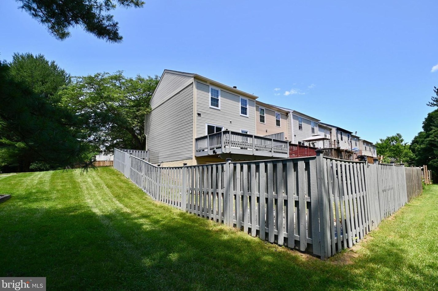 16 Capricorn Ct, Rockville MD 20855-2567 exterior