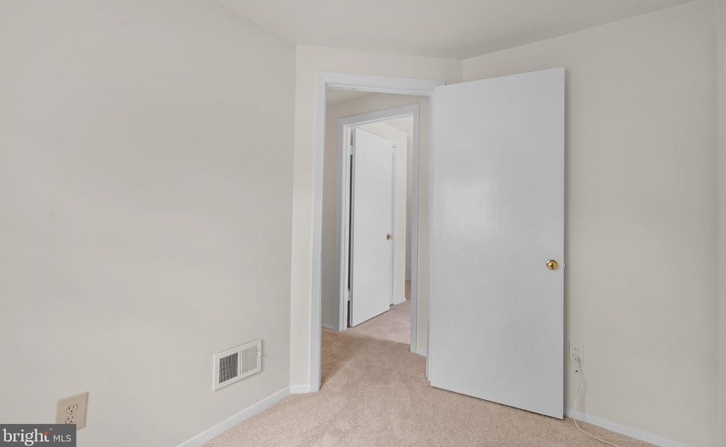 2708 Weisman Rd, Silver Spring MD 20902-2141 exterior