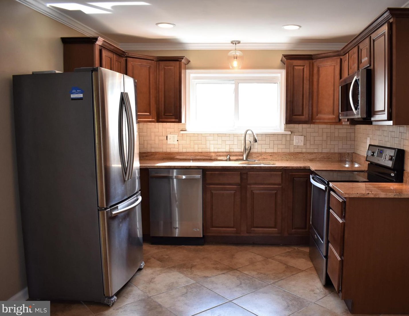 6801 Allegheny Ave, Silver Spring, MD 20912-4678