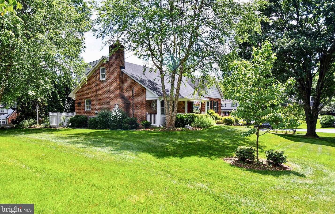 11801 Renick Ln, Silver Spring, MD 20904-2139