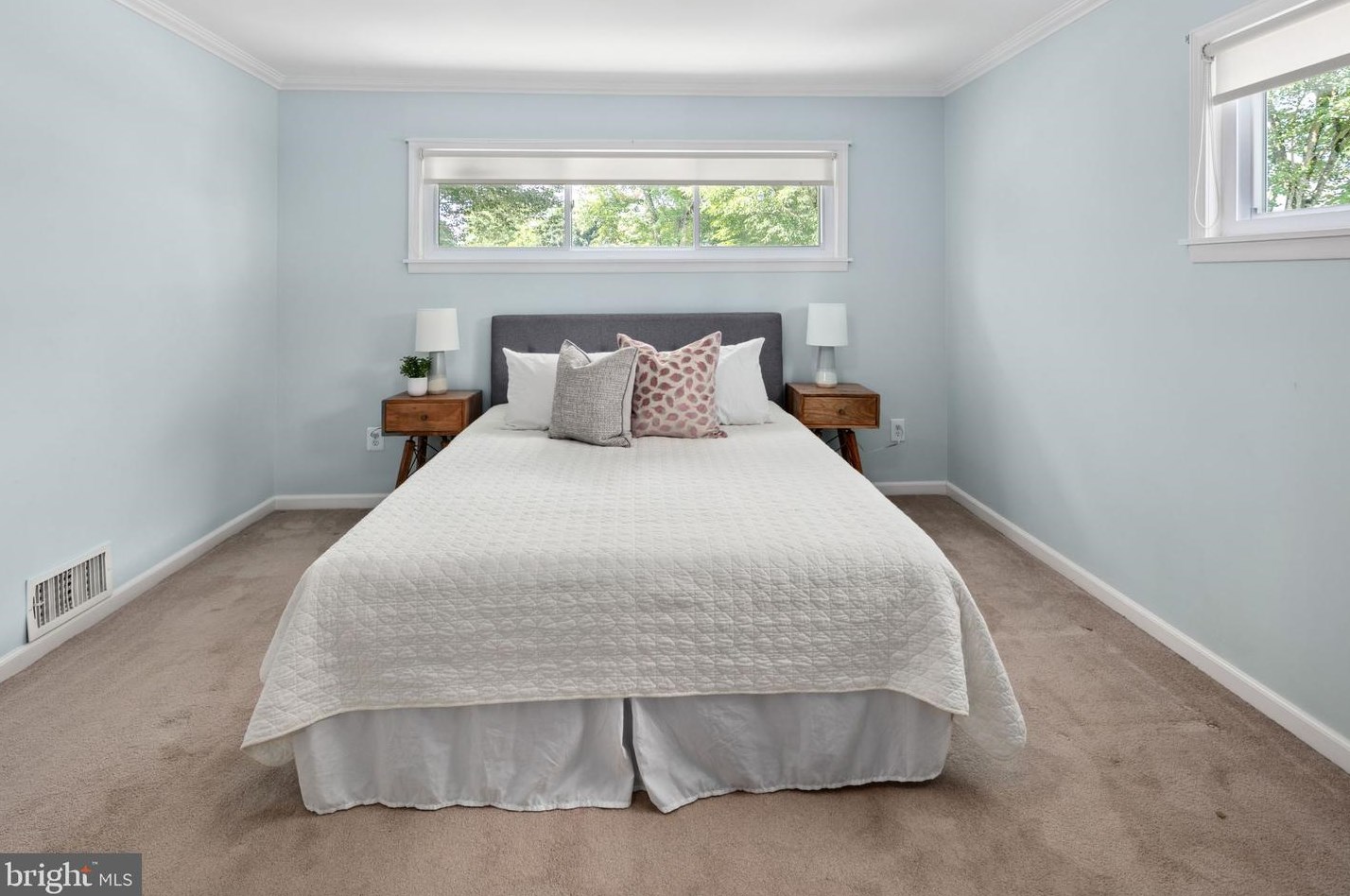 2304 Mcauliffe Dr, Rockville MD 20851-1550 exterior