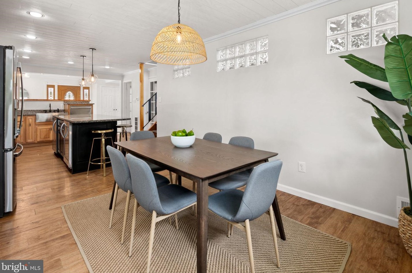 2304 Mcauliffe Dr, Rockville MD 20851-1550 exterior