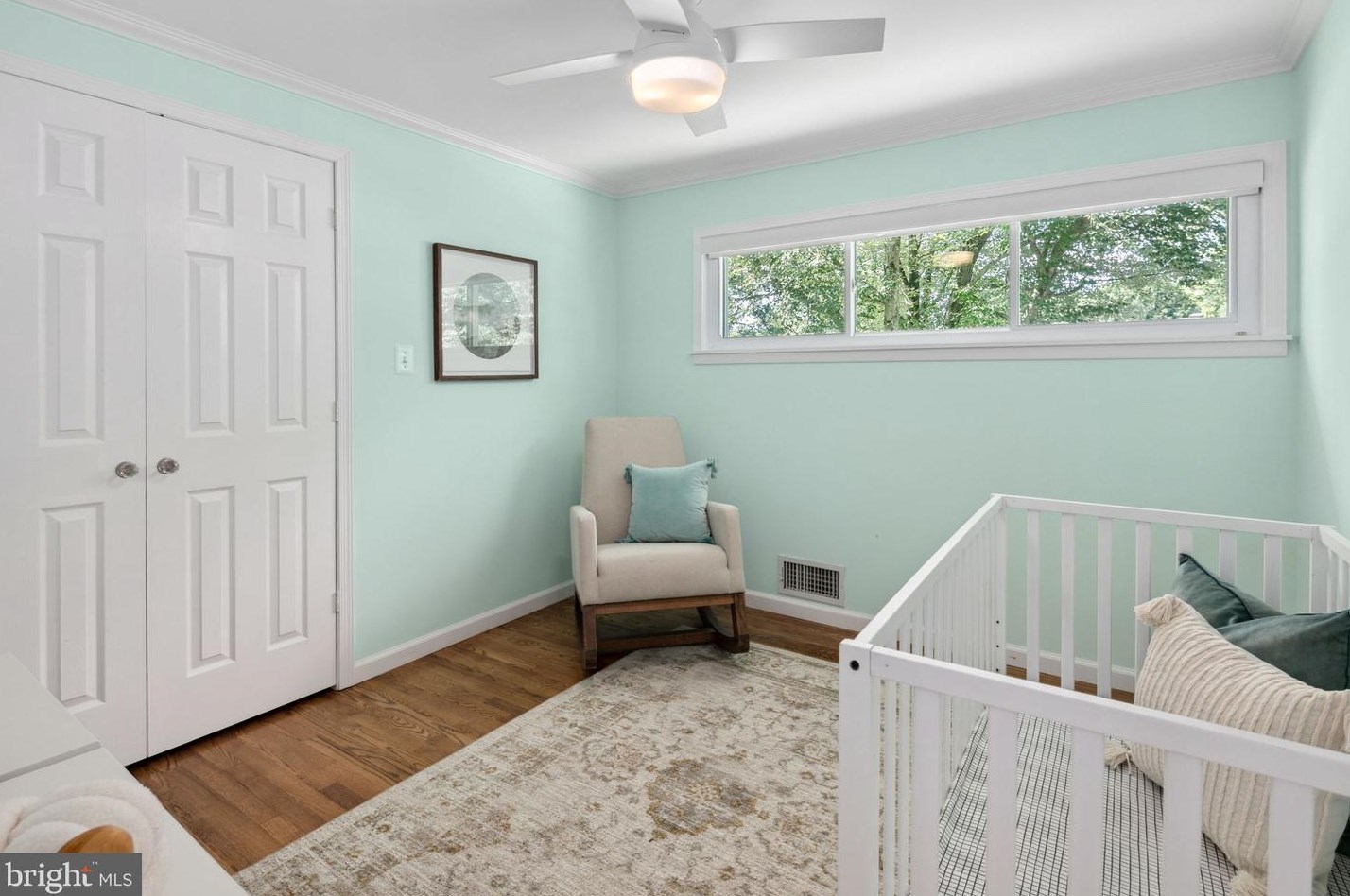 2304 Mcauliffe Dr, Rockville MD 20851-1550 exterior