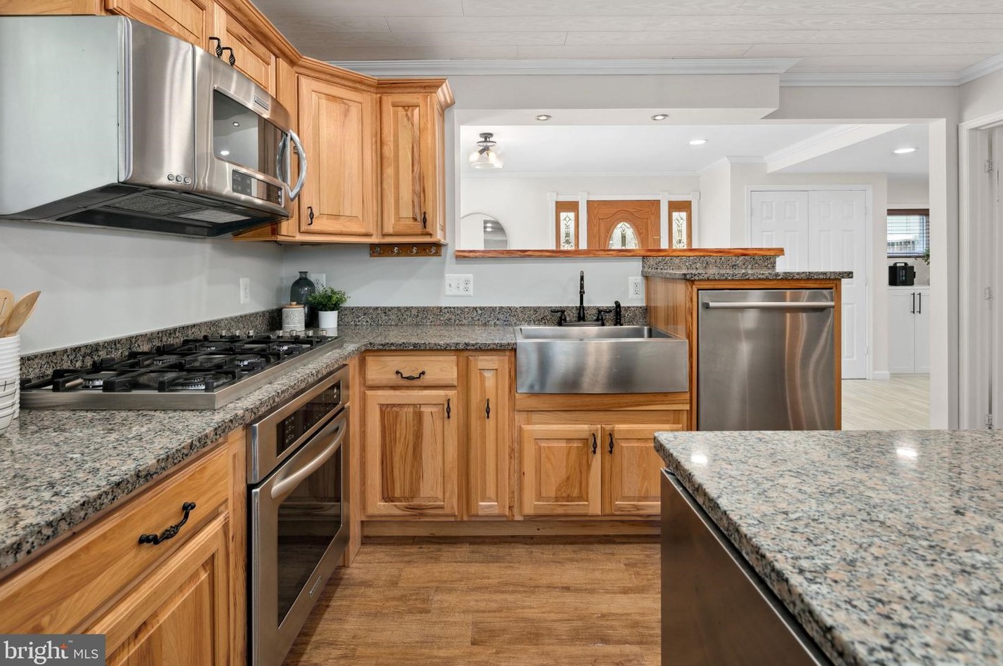 2304 Mcauliffe Dr, Rockville MD 20851-1550 exterior