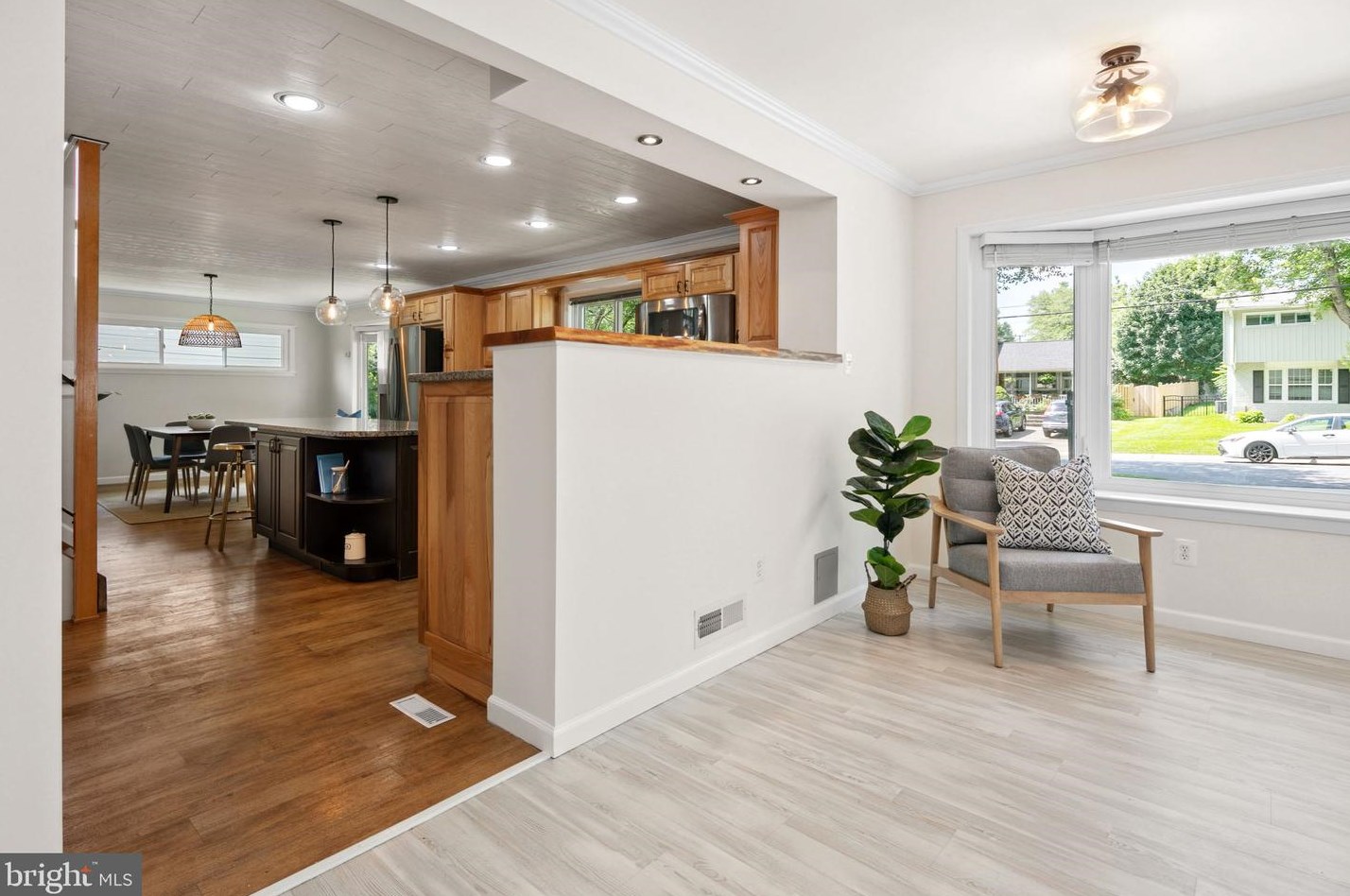 2304 Mcauliffe Dr, Rockville MD 20851-1550 exterior