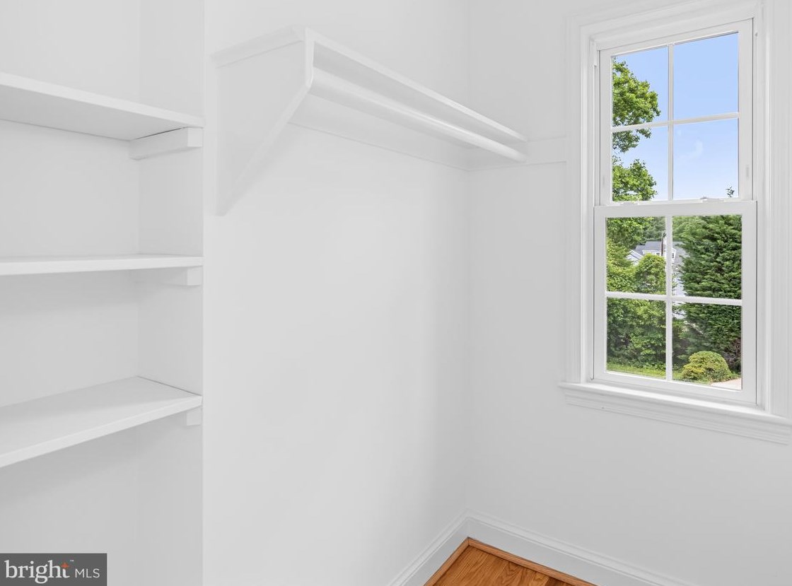 3601 Dunlop St, Bethesda MD 20815-5924 exterior