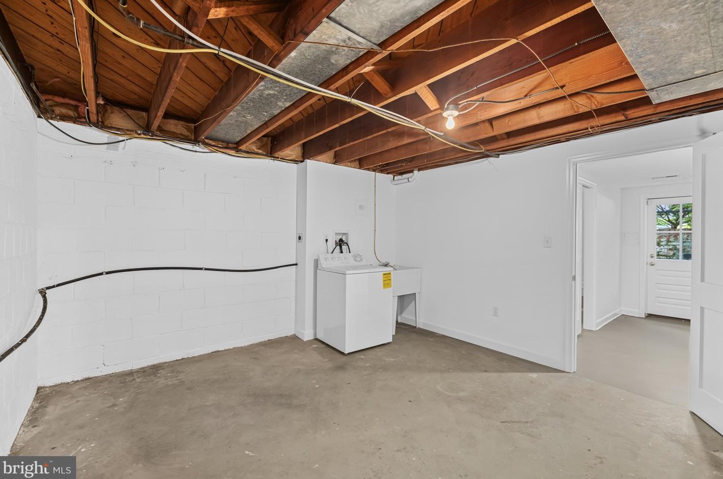 3601 Dunlop St, Bethesda MD 20815-5924 exterior