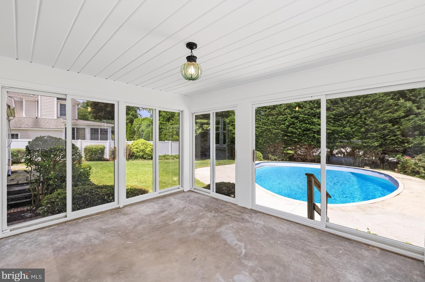 3601 Dunlop St, Bethesda MD 20815-5924 exterior