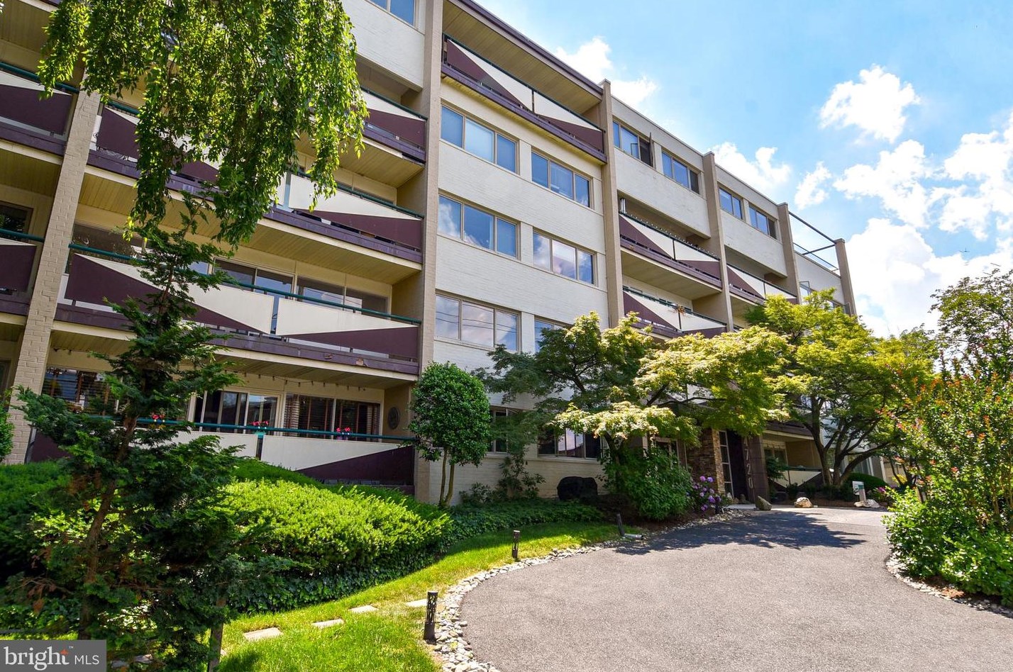 4720 Chevy Chase Dr, Bethesda MD  20815-6429 exterior