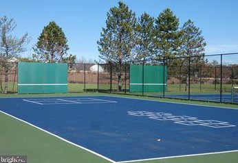 2808 Clear Shot Dr, Silver Spring MD 20906-6208 exterior