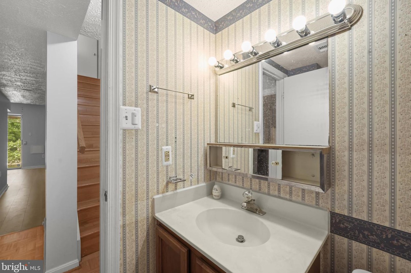 11459 Encore Dr, Silver Spring MD 20901-5043 exterior