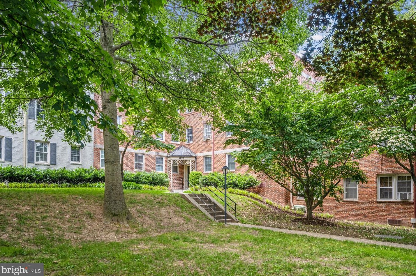 2212 Colston Dr #302, Silver Spring, MD 20910