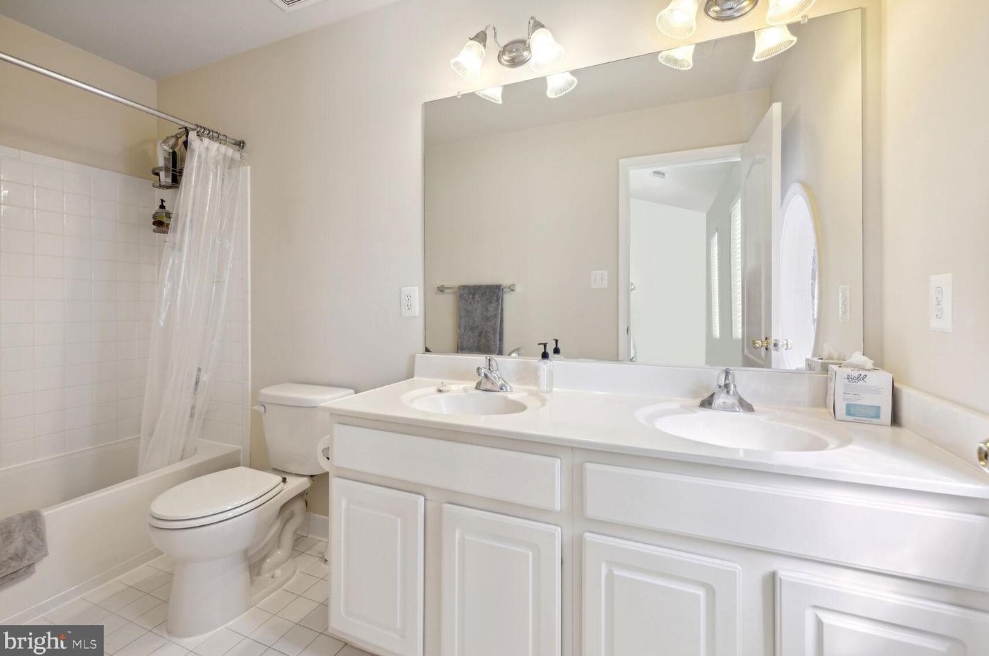 910 Havencrest St, Rockville MD 20850-6086 exterior