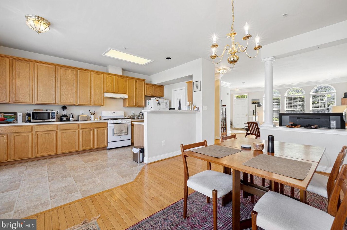 910 Havencrest St, Rockville MD 20850-6086 exterior