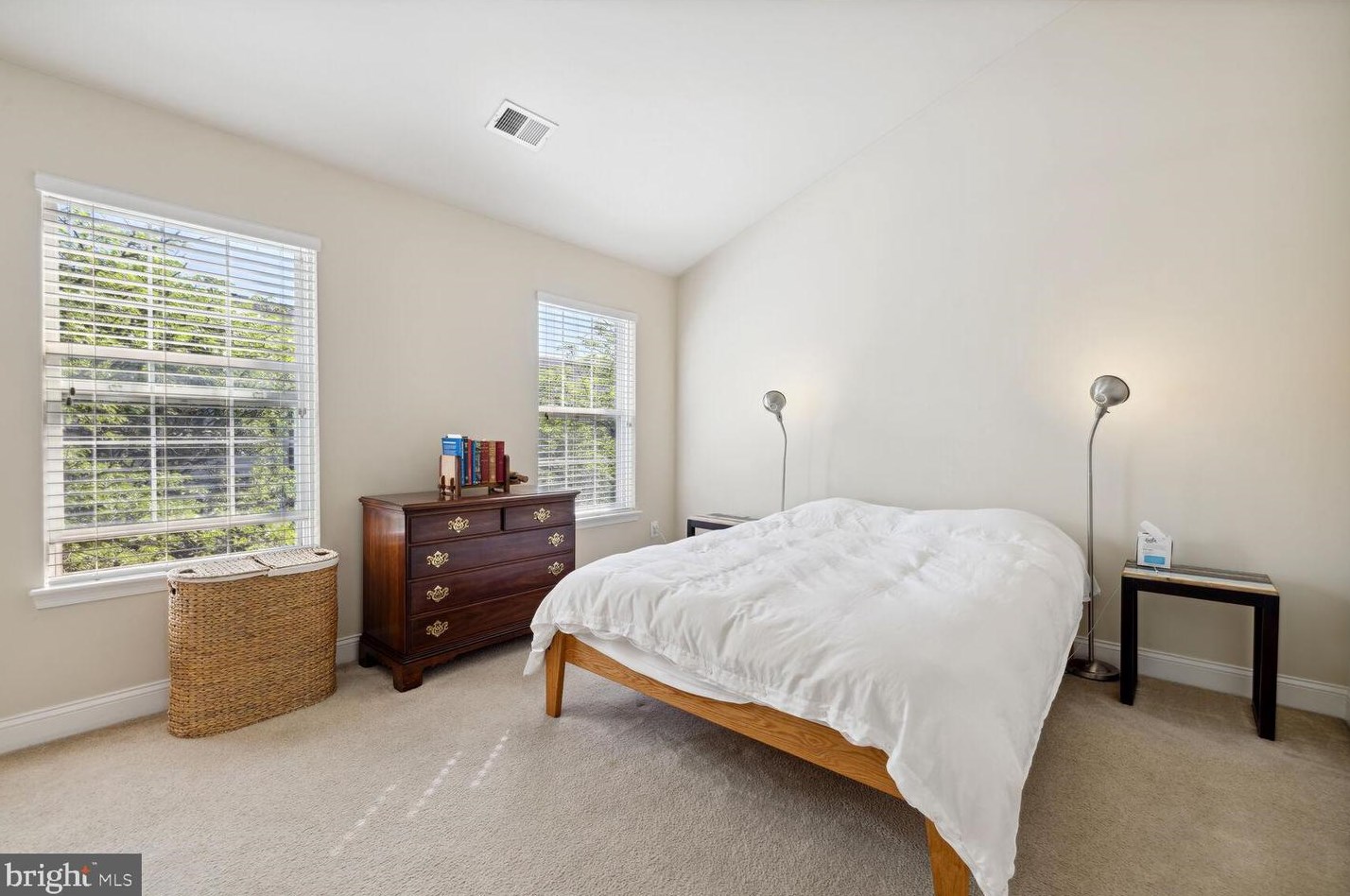 910 Havencrest St, Rockville MD 20850-6086 exterior