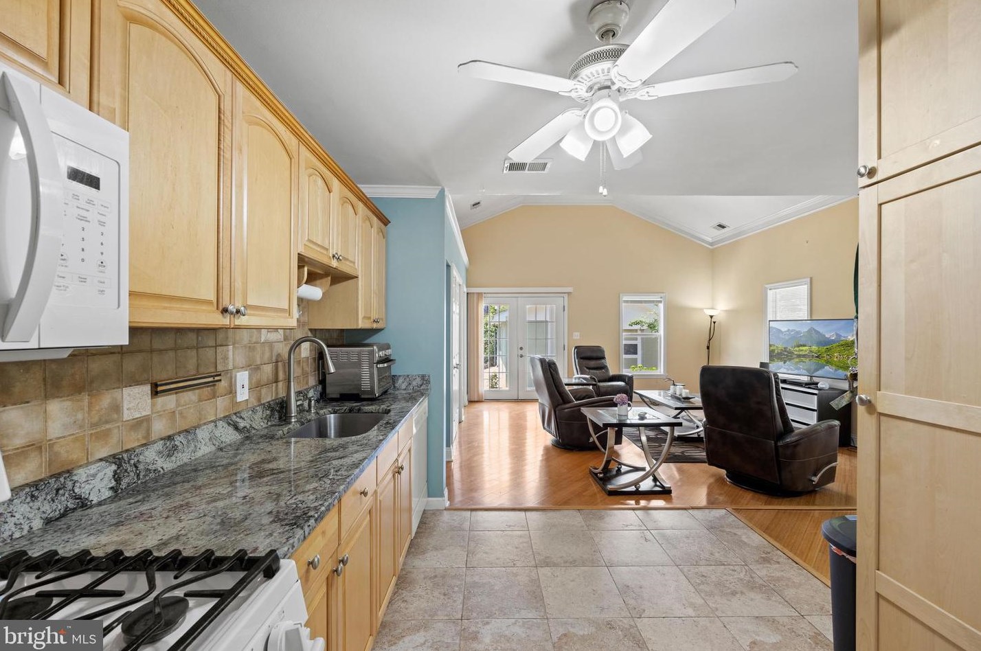 1127 Lewis Ave, Rockville MD 20851-2330 exterior