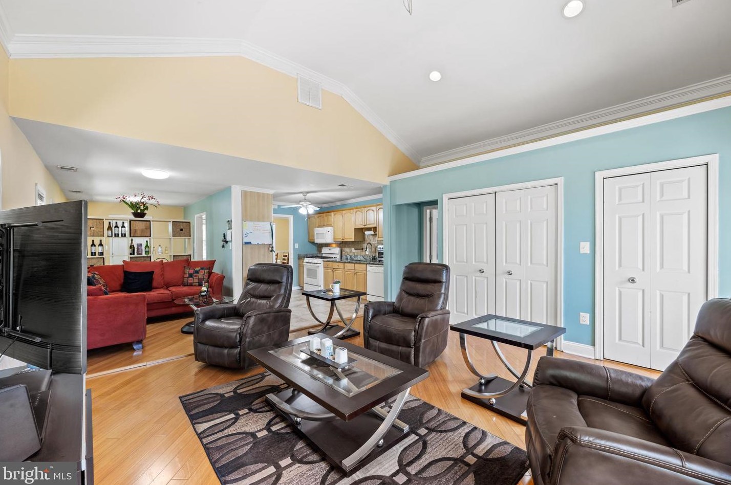 1127 Lewis Ave, Rockville MD 20851-2330 exterior