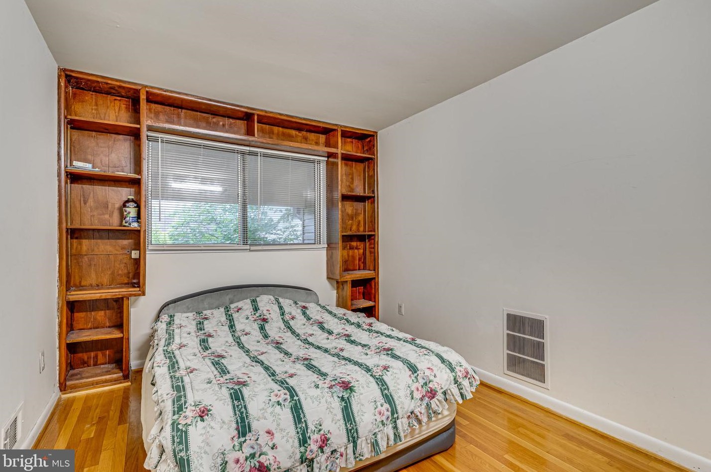 11216 Bybee St, Silver Spring MD 20902-3205 exterior