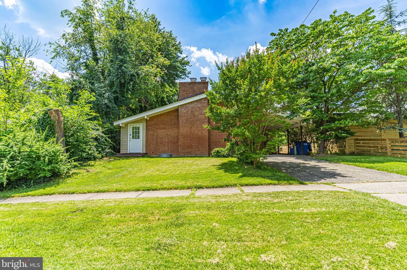 11216 Bybee St, Silver Spring MD 20902-3205 exterior