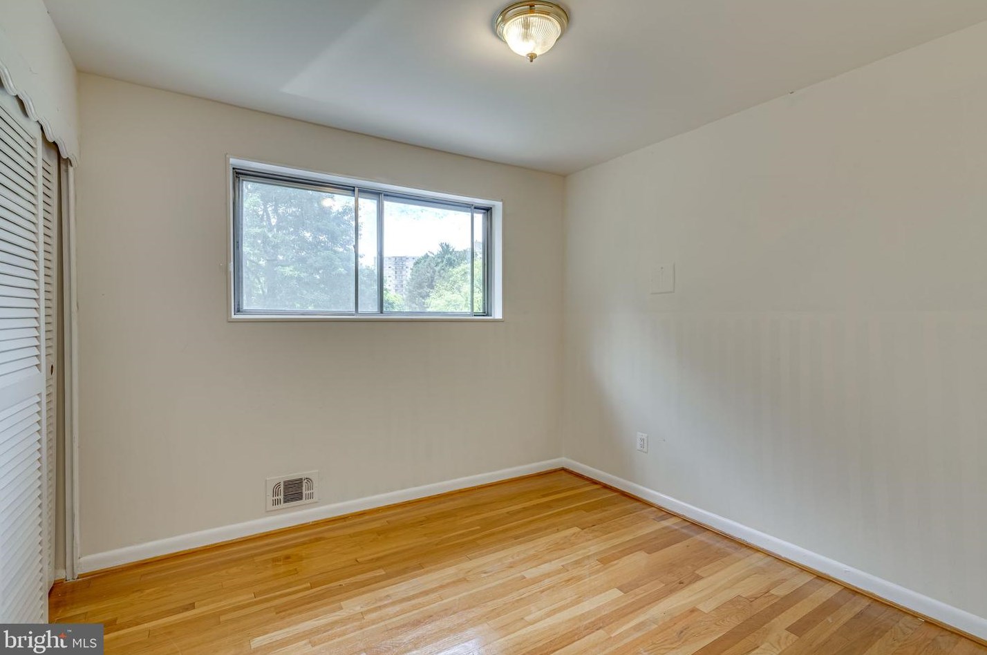 11216 Bybee St, Silver Spring MD 20902-3205 exterior