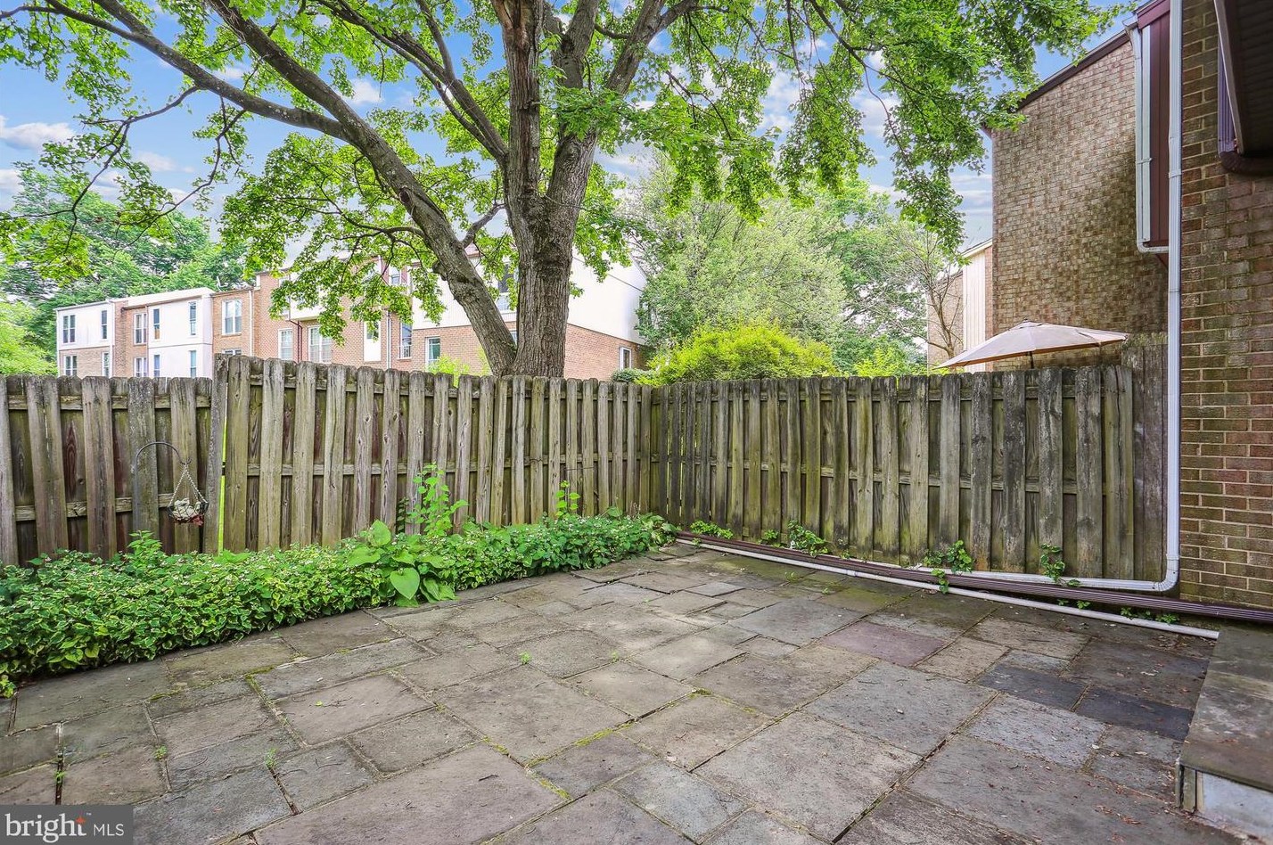 7157 Mill Run Dr, Rockville, MD 20855-1208