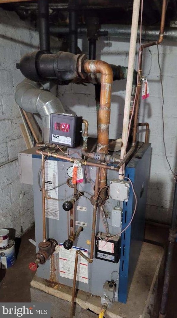 8215 Schrider St, Silver Spring MD 20910-4642 exterior