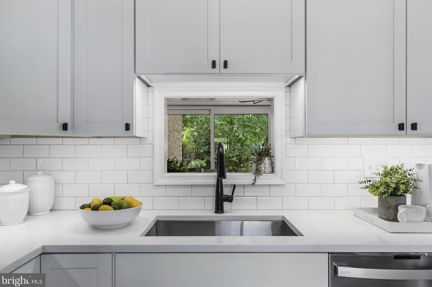 19007 Coltfield Ct, Gaithersburg MD  20886-3952 exterior