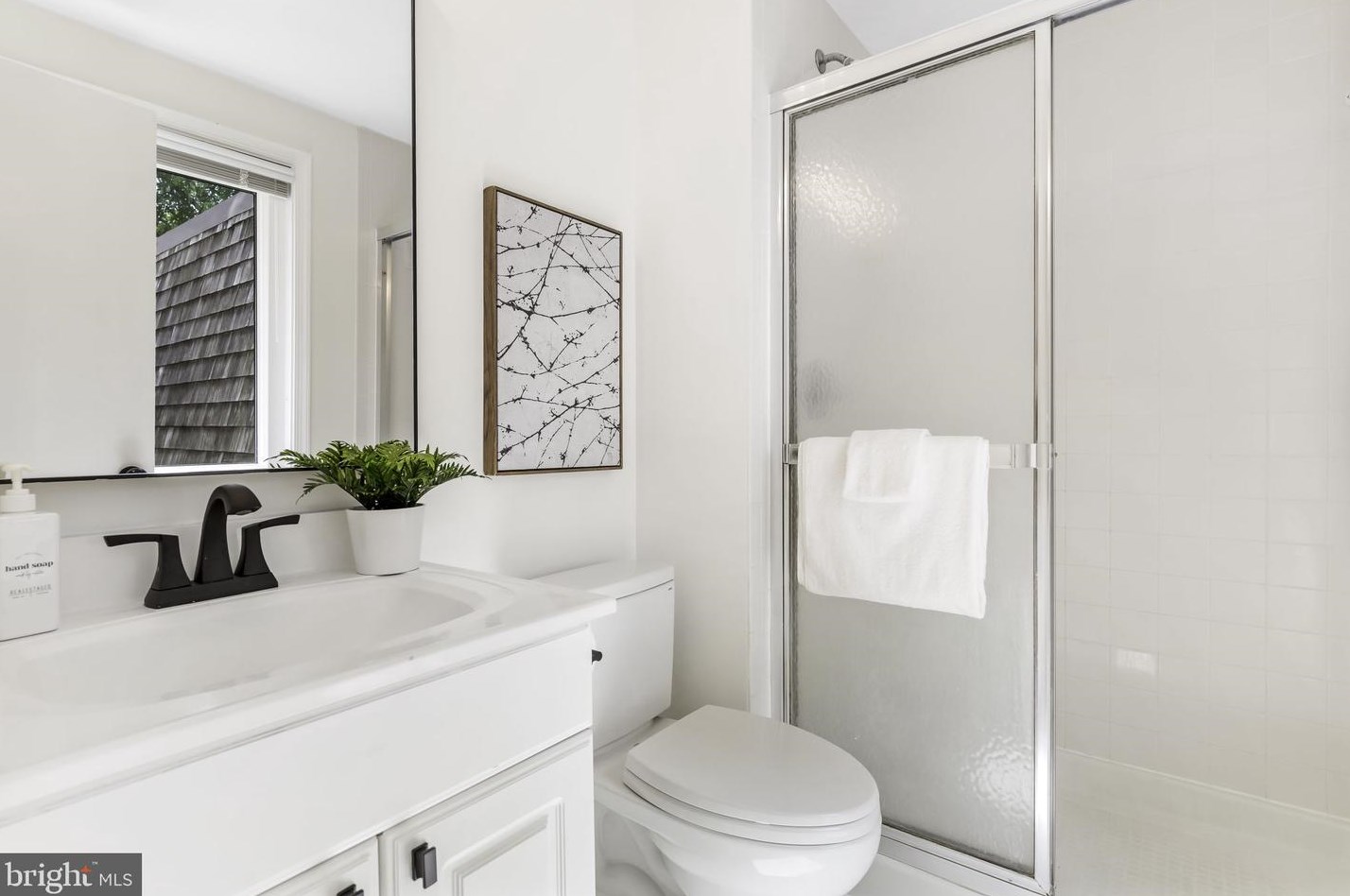 19007 Coltfield Ct, Gaithersburg MD 20886-3952 exterior