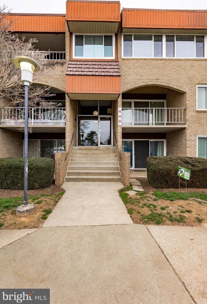 448 Girard St #326, Gaithersburg, MD 20877