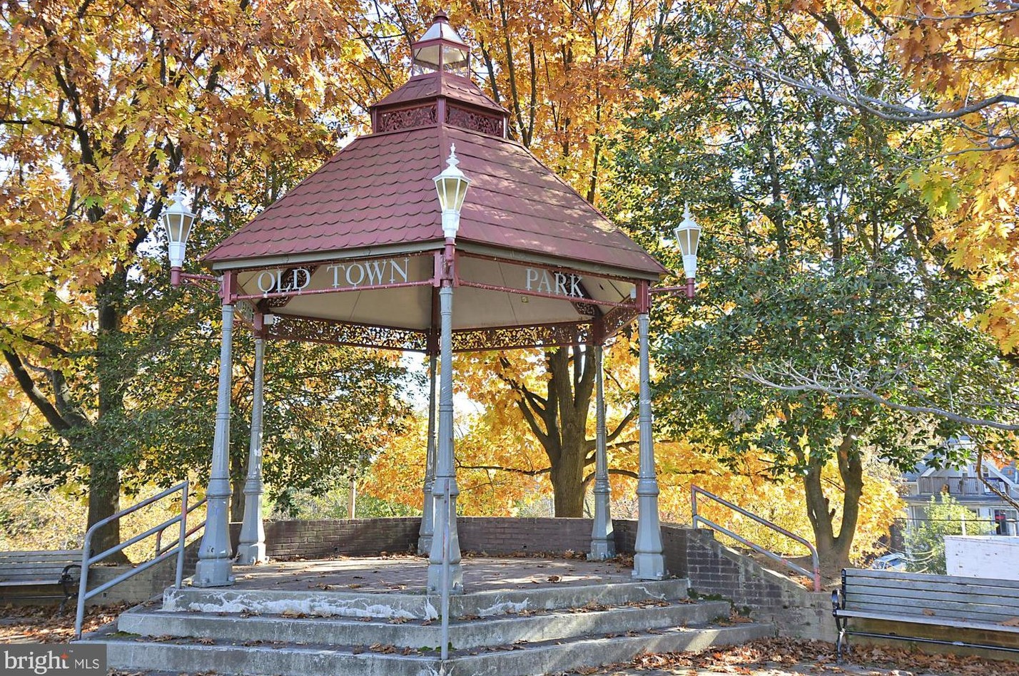 8134 Hartford Ave, Silver Spring MD 20910-5311 exterior