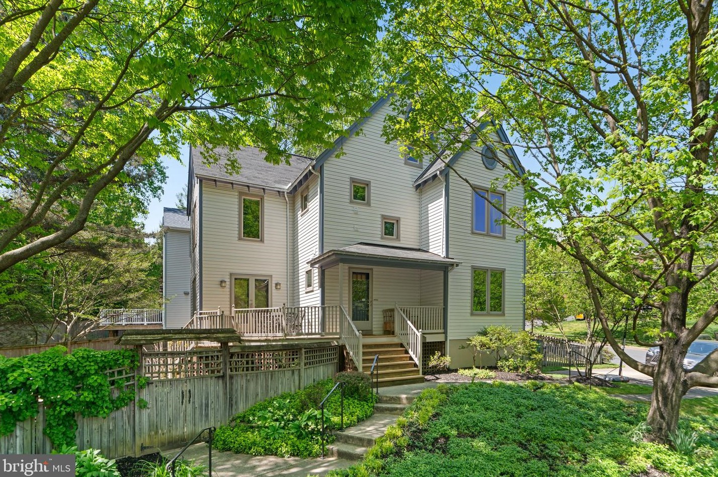 601 Ellsworth Dr, Silver Spring, MD 20910-4342