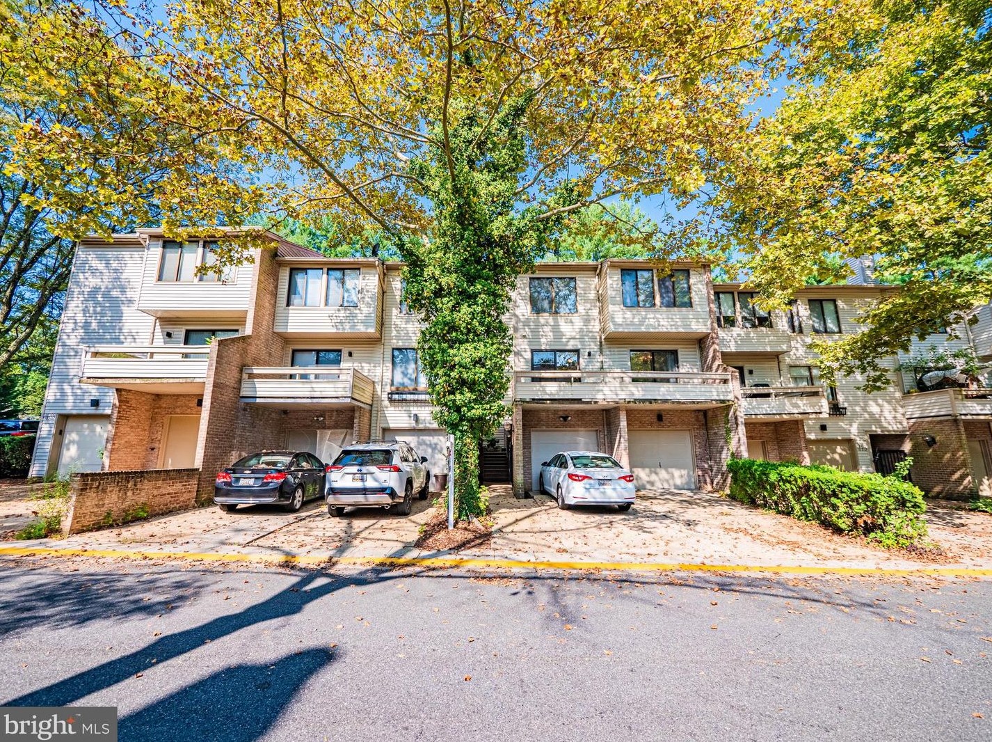 18510 Locust Point Ct, Gaithersburg, MD 20886