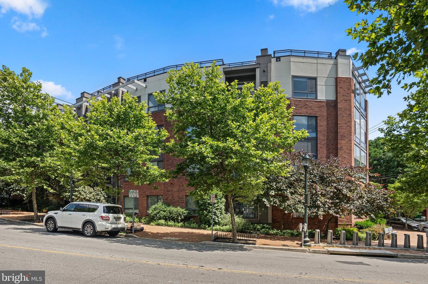 8005 13th St #205, Silver Spring, MD 20910