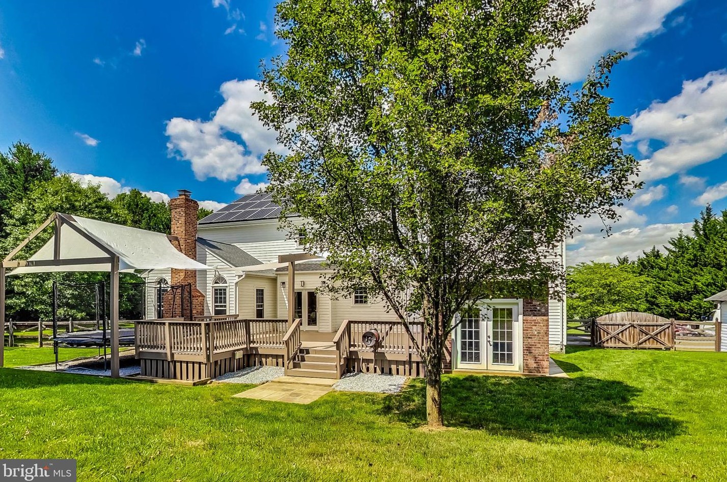 9300 Huntmaster Rd, Gaithersburg MD 20882-1332 exterior