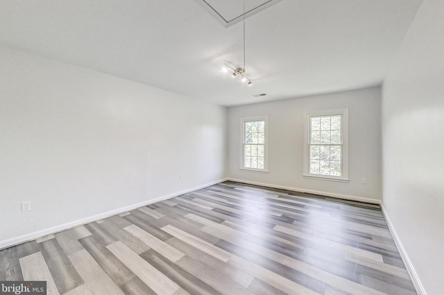 9300 Huntmaster Rd, Gaithersburg MD 20882-1332 exterior