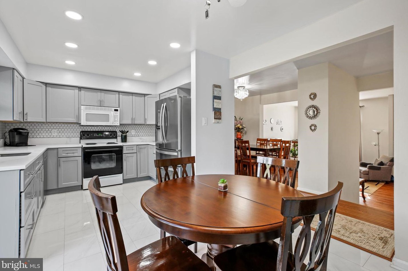 15 Forest Landing Ct, Rockville MD 20850-3925 exterior