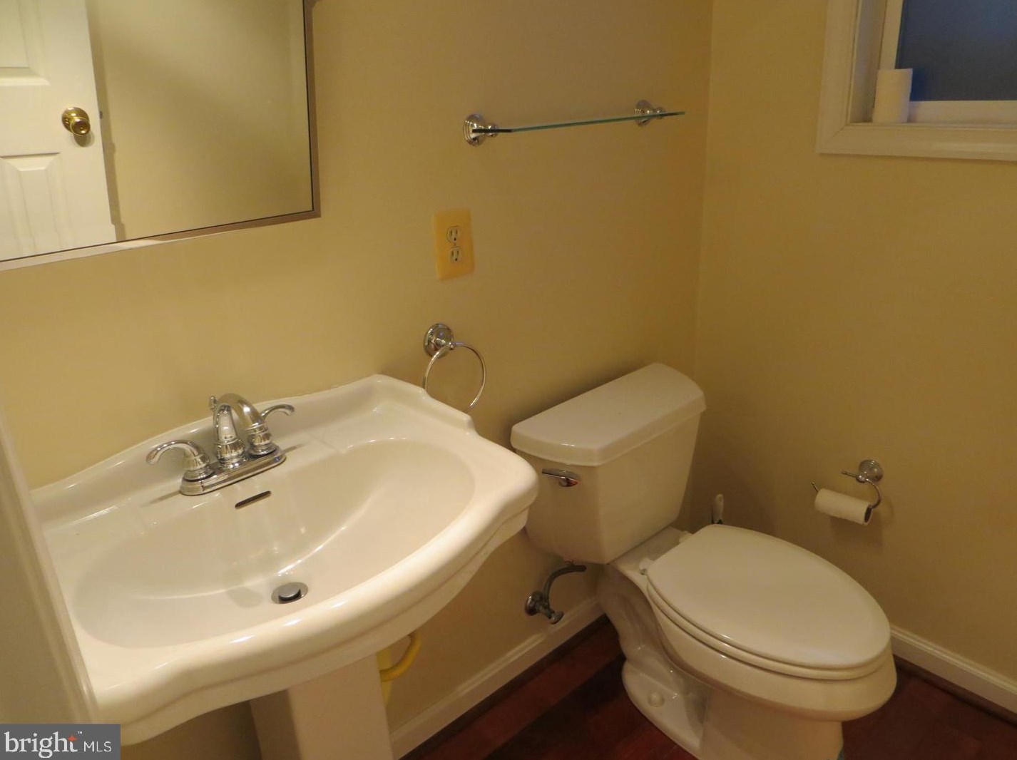 505 Burgundy Dr, Rockville MD  20850-1427 exterior