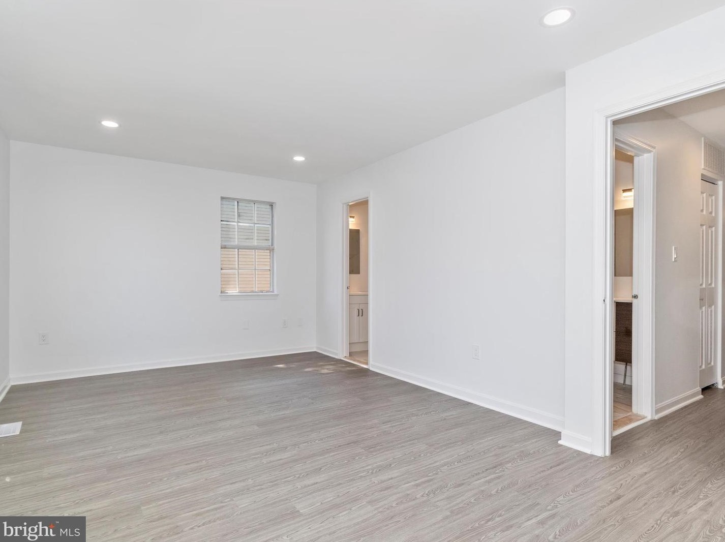 3930 Ferrara Dr, Silver Spring MD 20906-4763 exterior