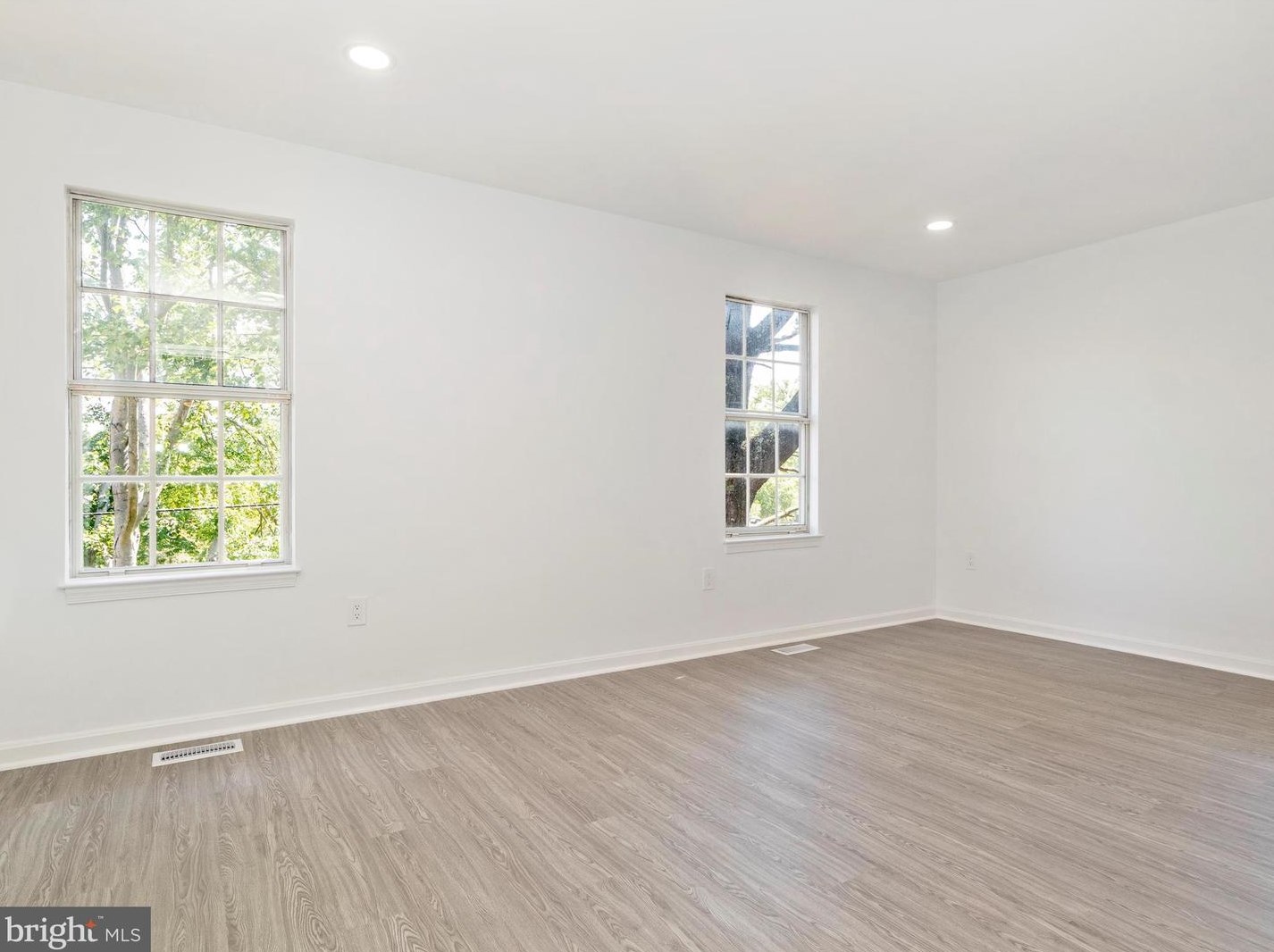 3930 Ferrara Dr, Silver Spring MD 20906-4763 exterior