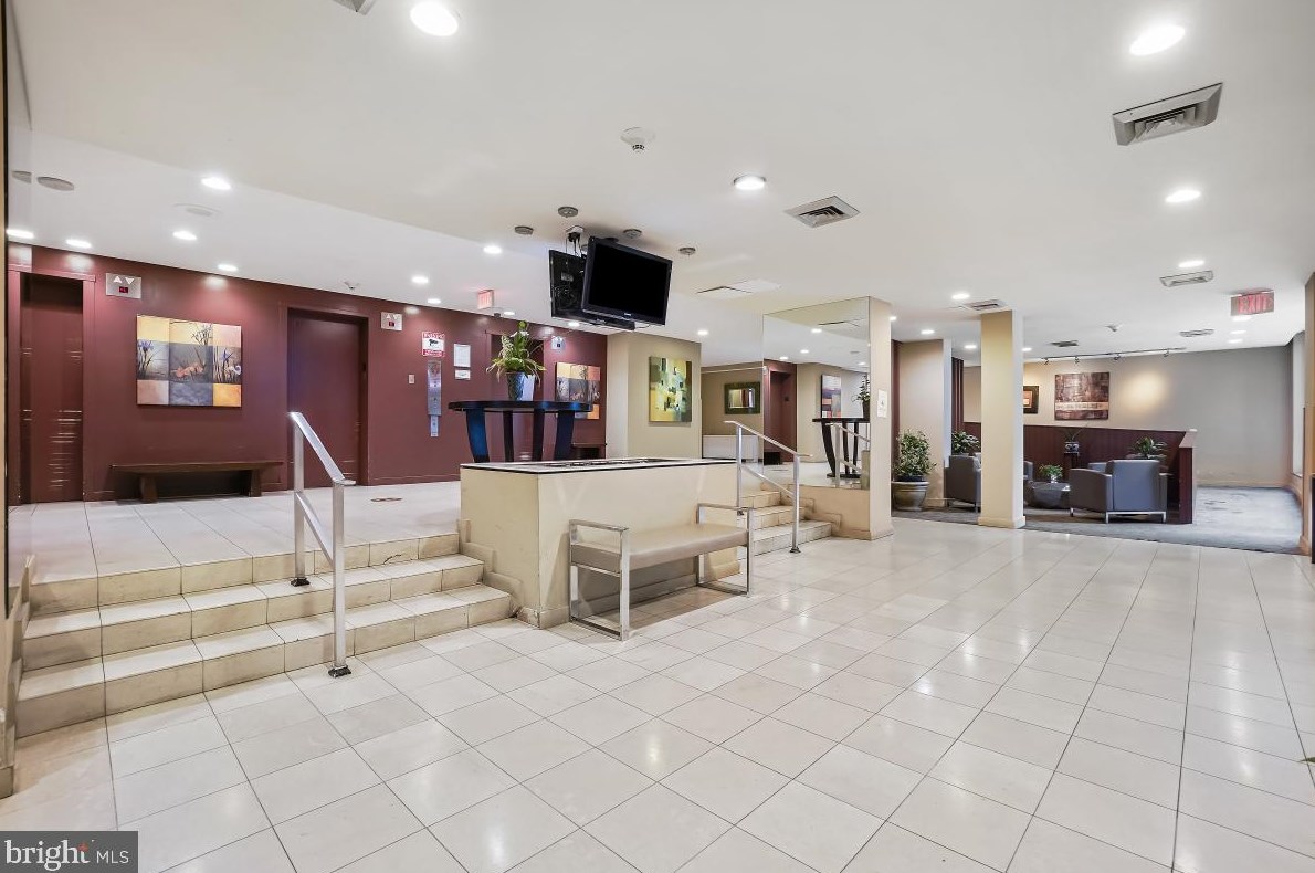 7333 New Hampshire Ave #ph15 S, Silver Spring, MD 20912