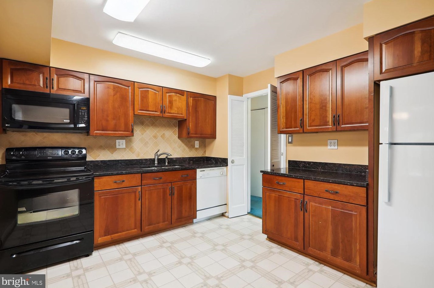 14312 Blackmon Dr, Rockville MD 20853-2144 exterior