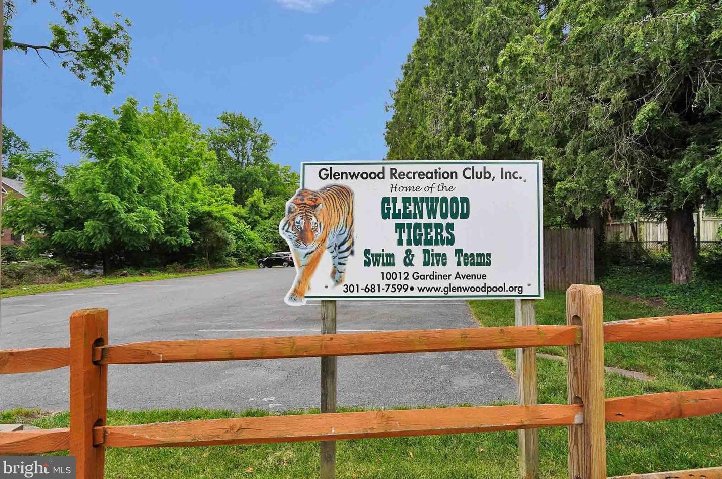 2411 Darrow St, Silver Spring MD 20902-4919 exterior