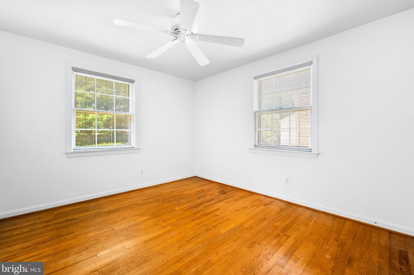 1216 Fallsmead Way, Rockville MD 20854-5549 exterior