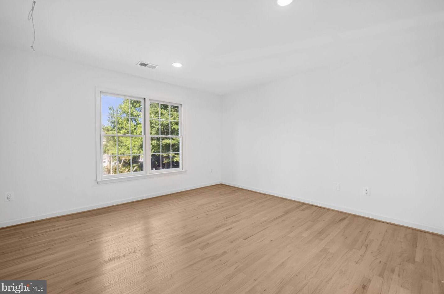 9909 Bald Cypress Dr, Rockville MD 20850-5412 exterior