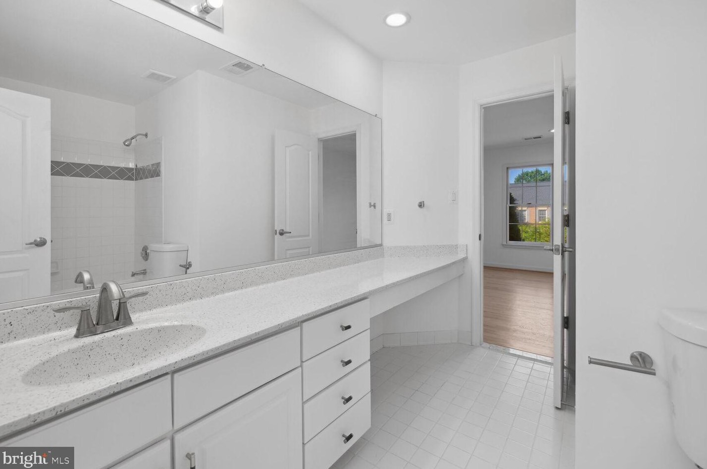 9909 Bald Cypress Dr, Rockville MD 20850-5412 exterior