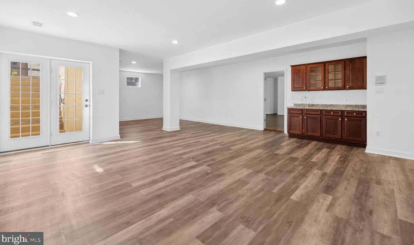 9909 Bald Cypress Dr, Rockville MD 20850-5412 exterior