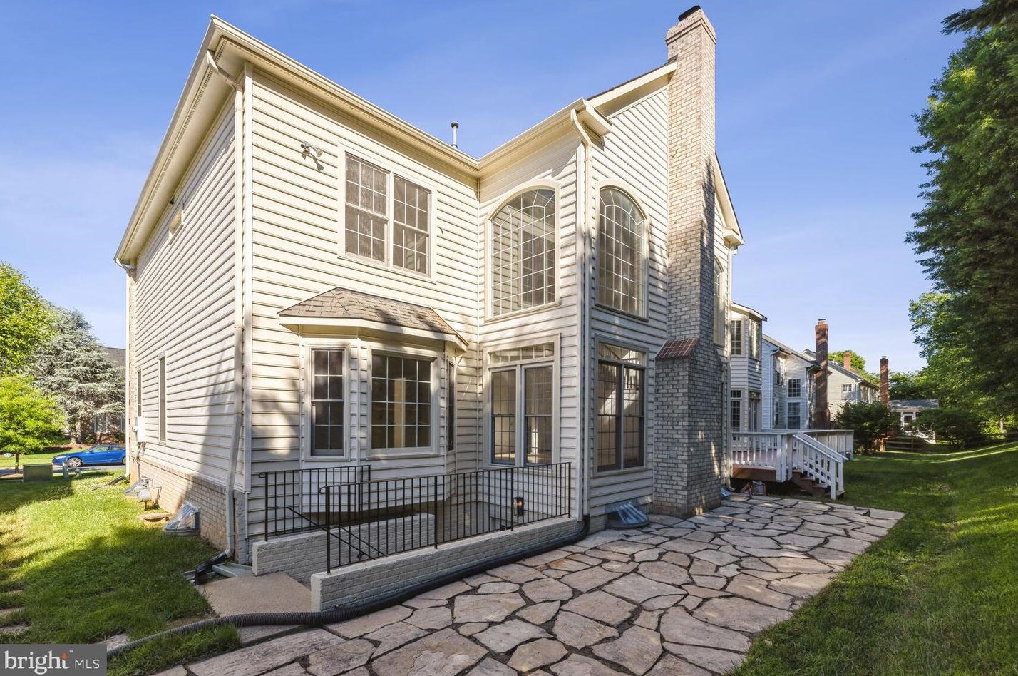 9909 Bald Cypress Dr, Rockville MD 20850-5412 exterior