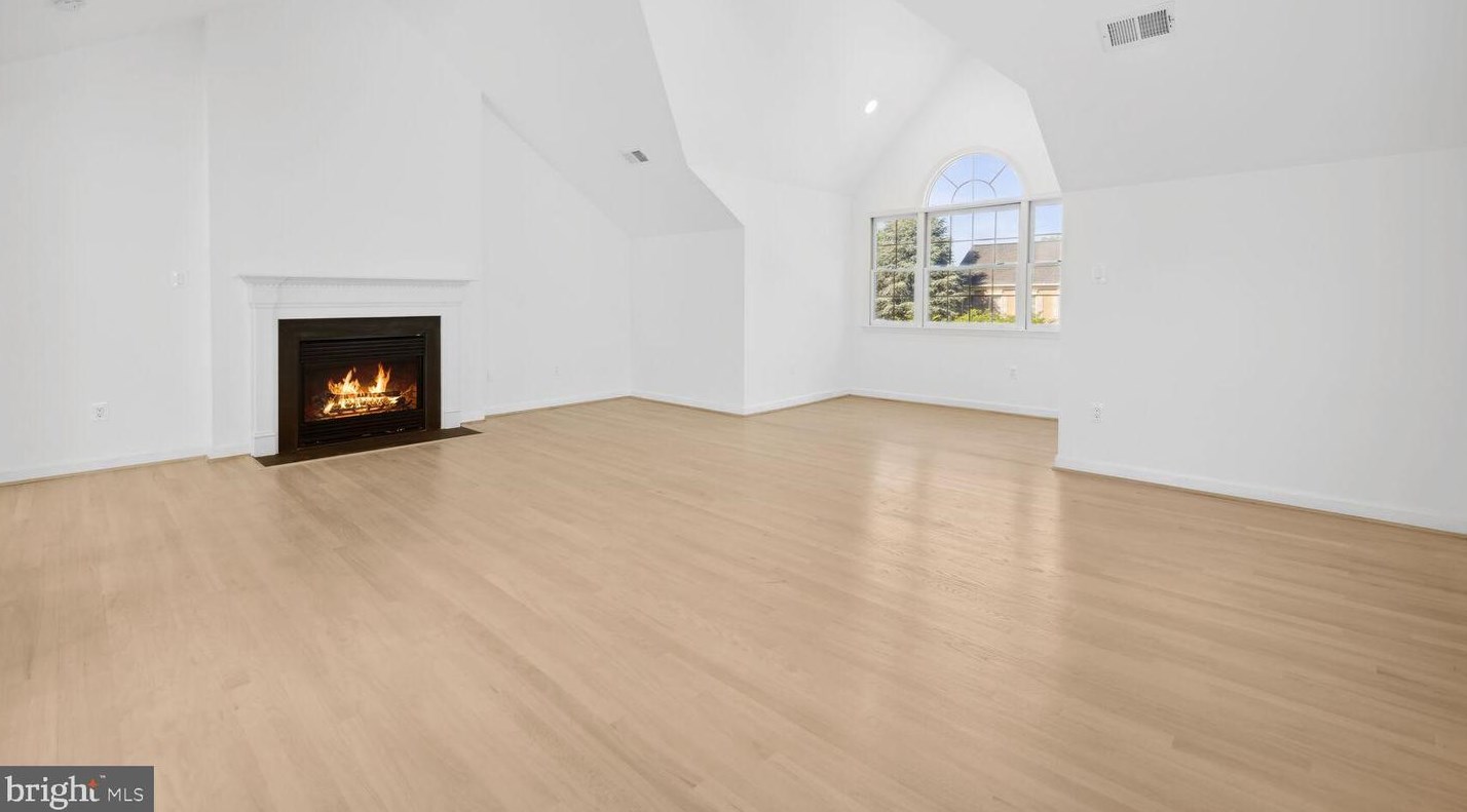 9909 Bald Cypress Dr, Rockville MD 20850-5412 exterior