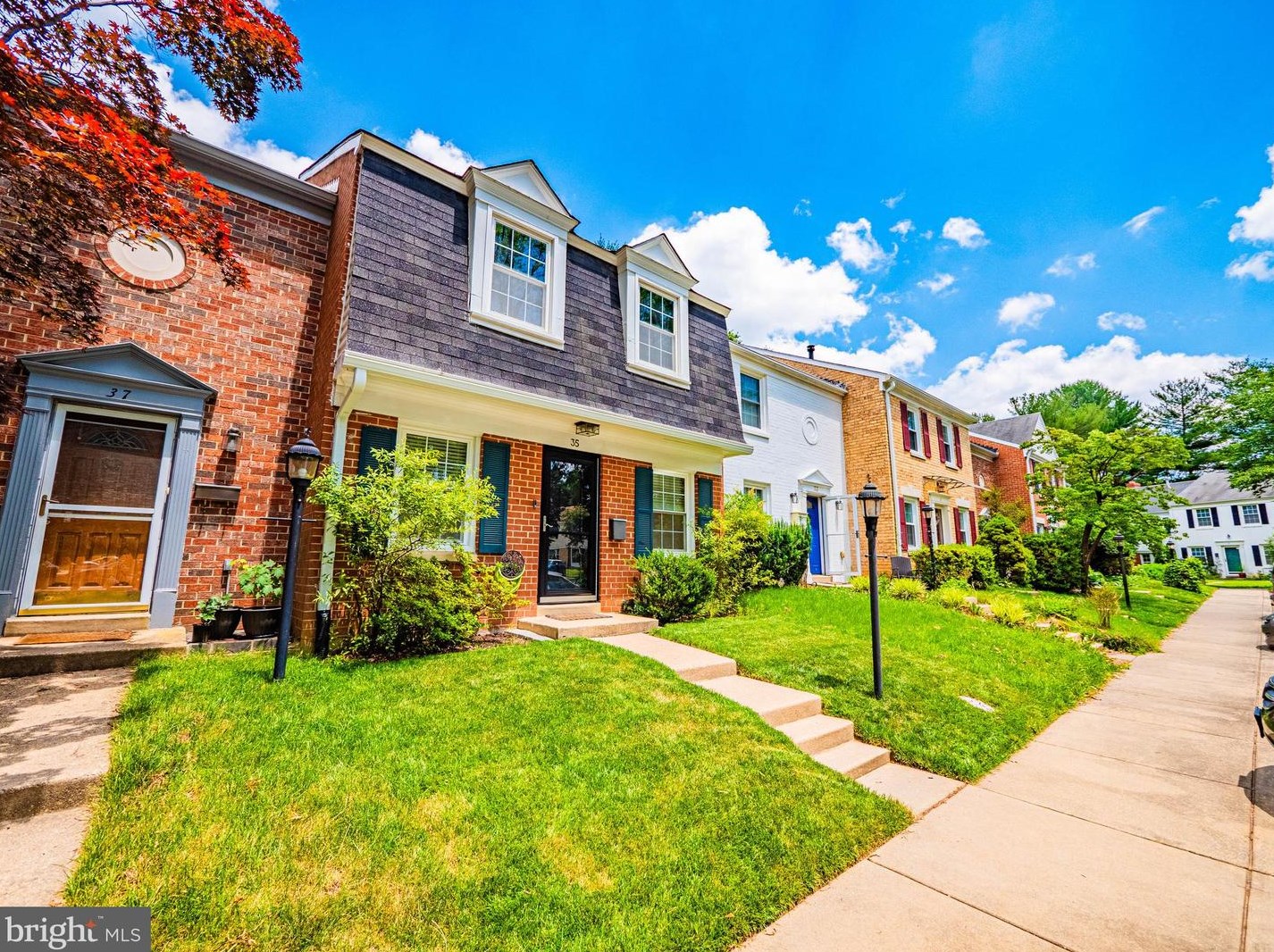 35 Longmeadow Dr, Gaithersburg, MD 20878-1997